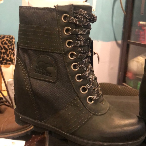 Sorel Lexie wedge black booties sz 6 new in box - Picture 3 of 8